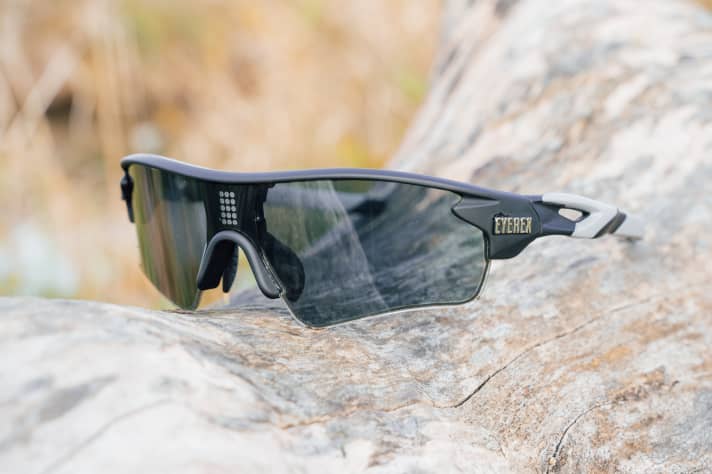 The change in tint intensity is barely noticeable on the trail - not too fast and not too slow.  