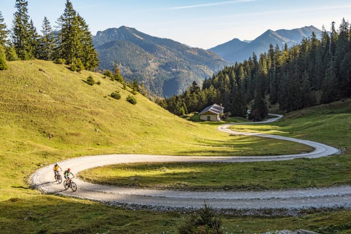 A lively morning ascent up to the Abendstein, then on to the Ragstattjoch.