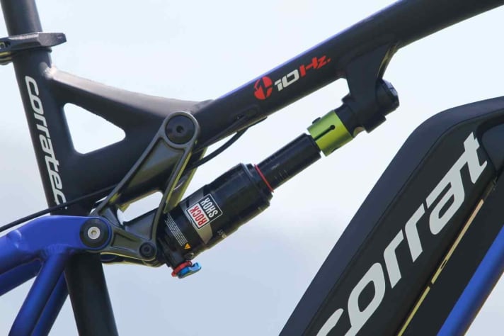   E-Power Inside Link 10 Hz: The elastomer bearing is designed to take the shock out of fast, small impacts.