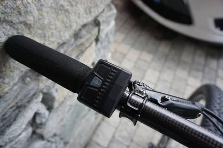   No large display: the Evation Drive Train unit only has a discreet button to switch between the three driving modes.