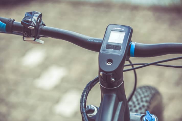   Das Haibike-Display und die Yamaha-Bedieneinheit links am Lenker.