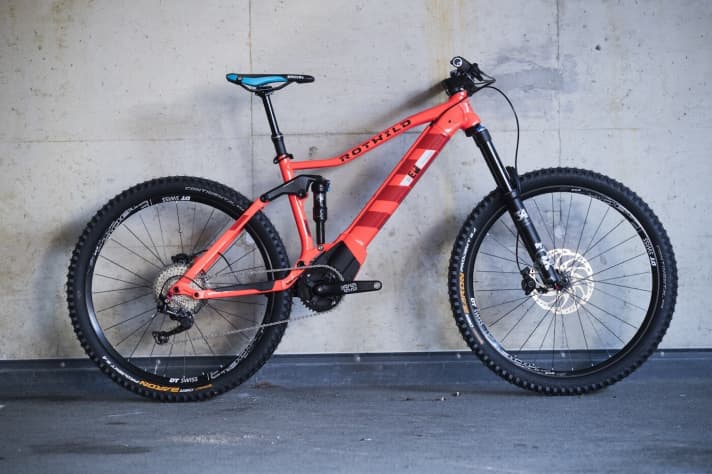   Das neue E-Enduro von Rotwild: das R.E+ FS mit integriertem Brose-Antrieb.