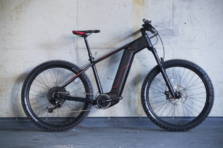   Flacher Lenkwinkel und eine 130 Millimeter Rock Shox-Gabel sorgen für Fahrspaß auf dem Trail.