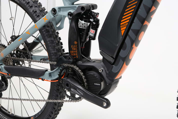   The small installation space of the Shimano Steps enables short chainstays: 435 millimetres is a very good value for an E-MTB.