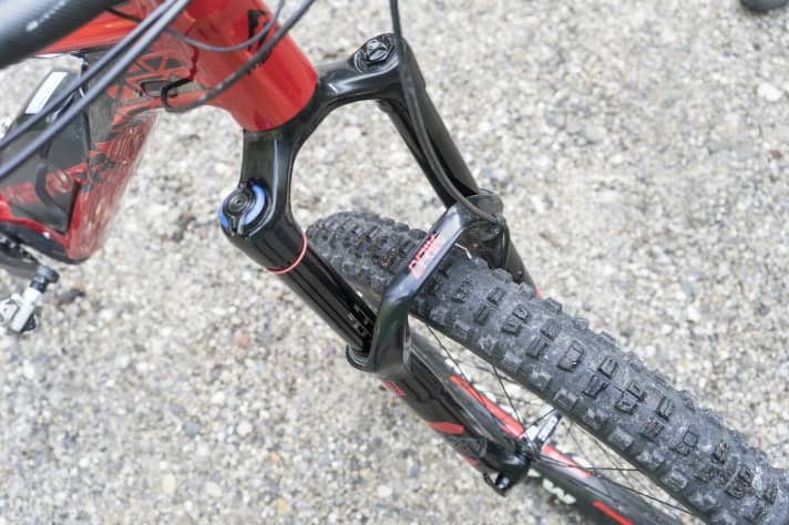   Die potente Rock Shox Lyrik-Federgabel harmoniert gut mit dem 160-Millimeter-Hinterbau.