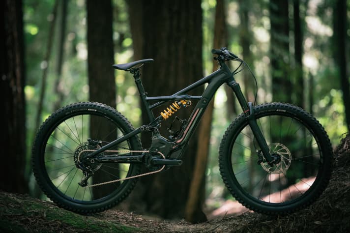   For the time being, only the 6300 euro Kenevo Expert will be available. Once completely in black...