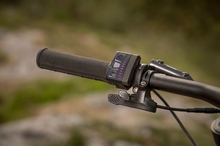   LEDs on the Fazua control unit provide information about the battery status and mode.