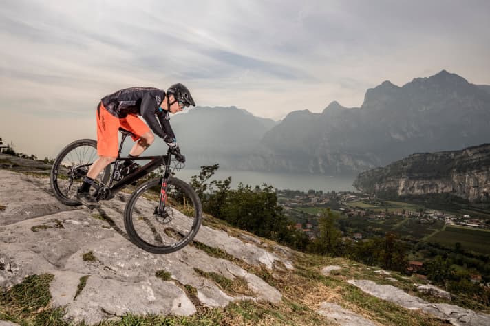   Wir konnten das Focus Raven² Pro schon am Gardasee testen.