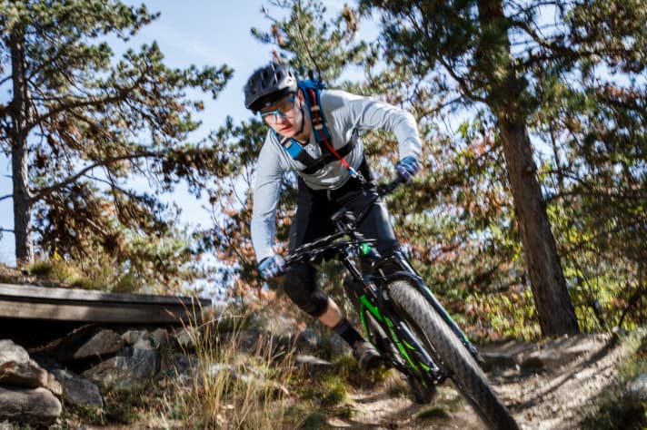   Wir konnten das Bulls Six50 FS schon auf den staubigen Trails rund um Latsch testen.