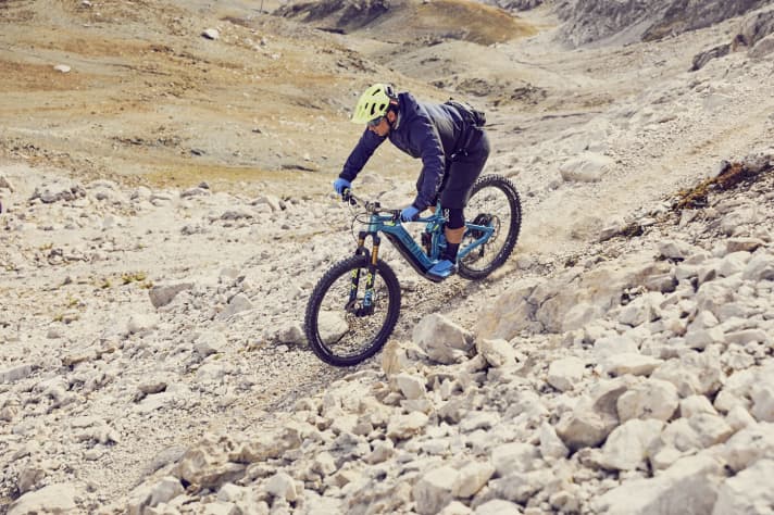   Das neue E-MTB von BMC dürfte vor allem in technischen Abfahrten seine Stärken haben.