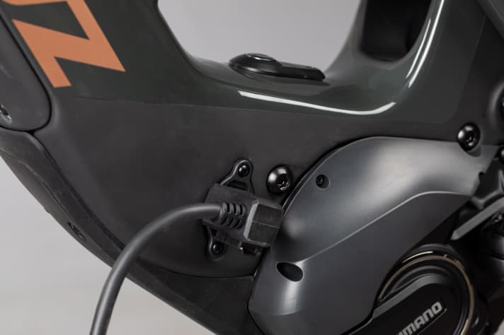   The removable battery can also be charged in the bike, the socket is also located in the bottom bracket area.