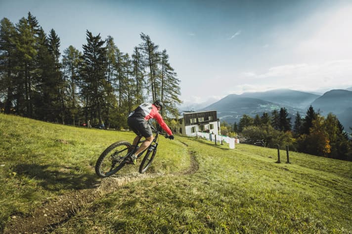    Dream huts High above Bolzano: the Albergo Briol offers a Bauhaus ambience, 1920s flair and a tingling descent