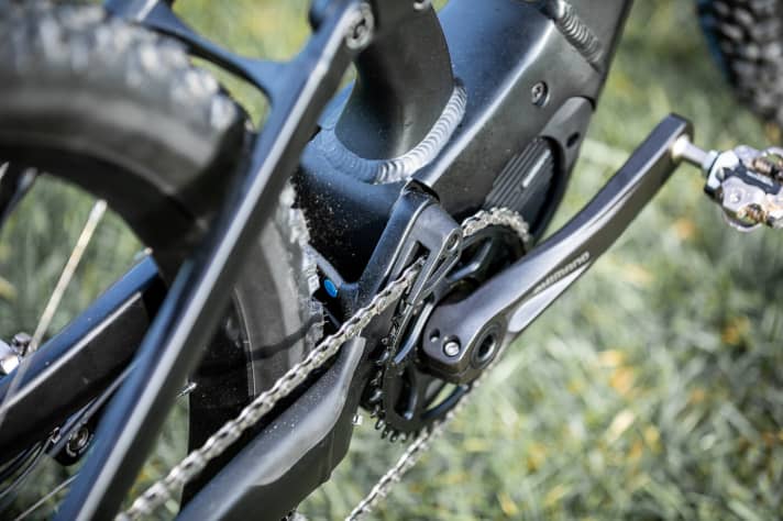   Hands up if your chain often jumps off with 12-speed drivetrains! The small chain guide keeps the chain in place on all Neuron:On models.