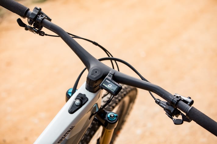   The handlebar/stem unit is available in a width of 760 mm for size S models and 780 mm for all other sizes. The stem length is 50 millimetres.