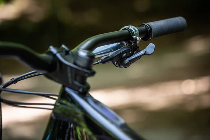   The "single-click" principle on the shift lever is also retained on the new Eagle on E-MTBs. A useful feature to prevent defects.
