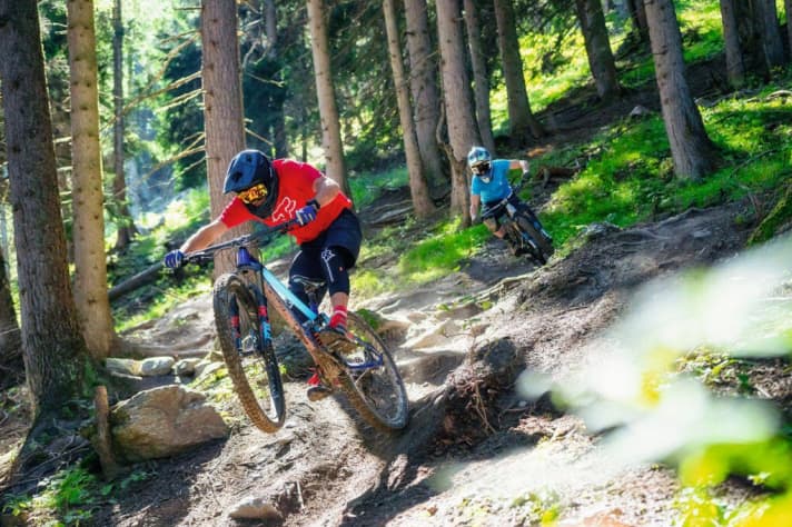   Elven-Trail: Wenn man Flow am Mutzkopf erleben will, dann auf dem Elven-Trail. Und dann nur, wenn man das Gas stehen lässt und sein Bike geschickt durch das teils grobe Geläuf steuert. 
