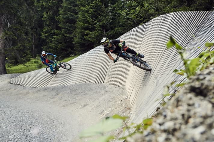   What skills do you need in the bike park? At the FREERIDE camp, participants learn how to ride through wooden berms, jump drops, fly over table jumps - everything that stokes!