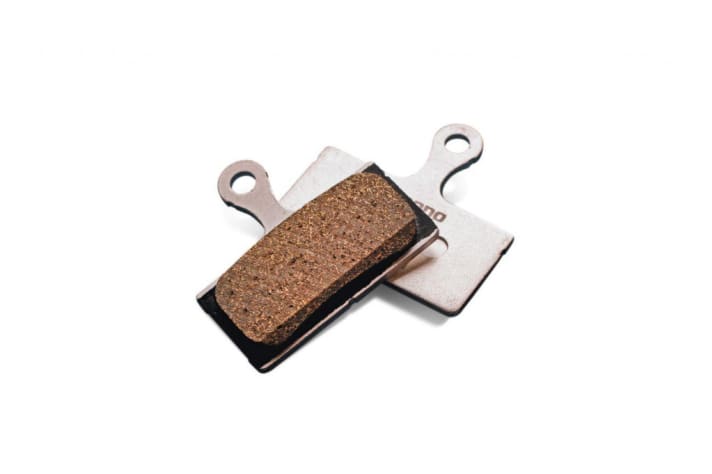 The pad makes the music: the right material, correctly braked, determines the friction coefficients and therefore the braking force.