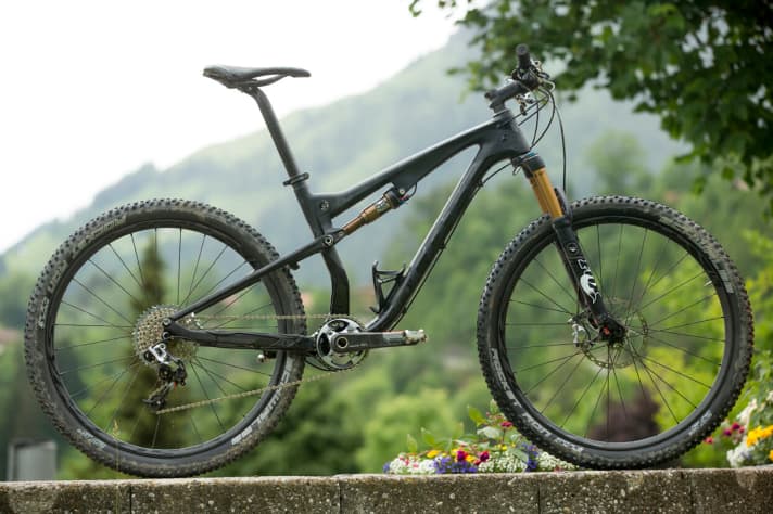   The new 650B-Spark offers 120 millimetres of suspension travel and weighs less than 10.5 kilos.