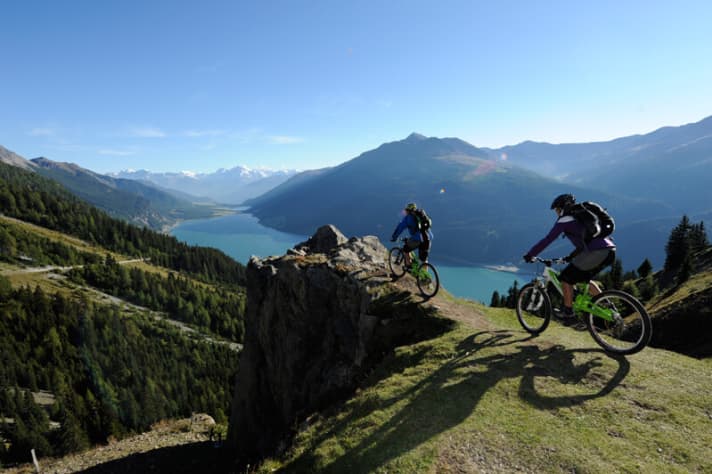   Vinschgau-Highlights   Im Apfelgarten von Meran: eine malerische Drei-Tage-Tour fürs Frühjahr