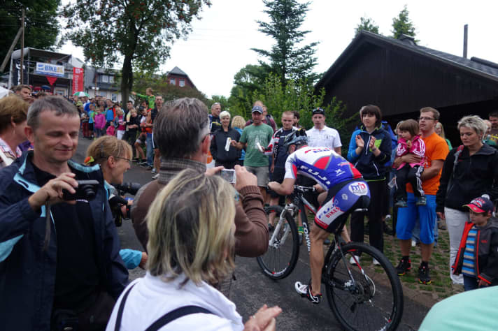   Holy ascent: On the Alp de Wettin, the atmosphere on race day boils over to the point of no return.
