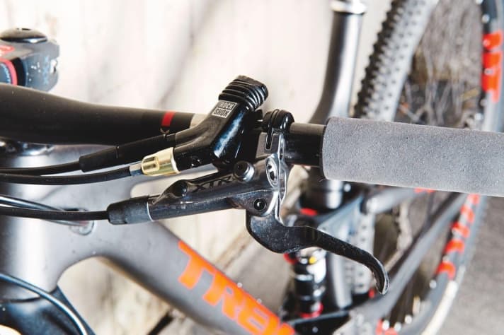   Trek: The Xloc lockout takes the last bit of humour out of the suspension. Locked, the Top Fuel moves forwards like a racing bike.