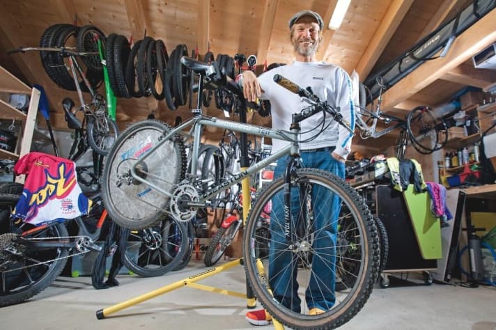   John Parker is likely to have had gems like this Yeti FRO from Holger Meyer in his collection. Incidentally, John Parker welded the stem on Meyer's bike himself.