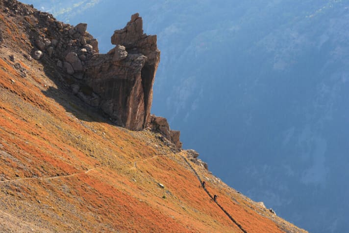   Die Casse Déserte, auf der Südseite des berühmten Col d’Izoard, bietet unfassbar geniale Trails in dramatischer Landschaft.