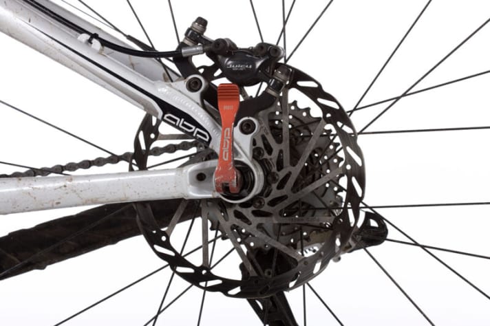   Brake annoyance II: The crowning glory of the annoying brakes was the bent rear brake disc.