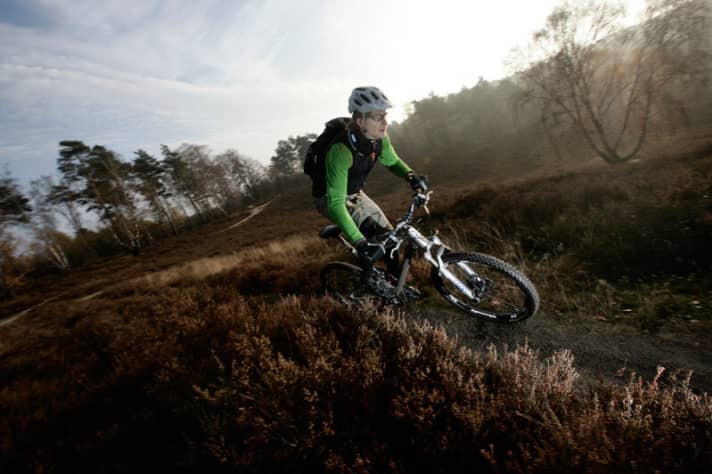   Immer schön Zug auf der Kette und mit Schwung in den Gegenhang: Harburger Bikestyle.