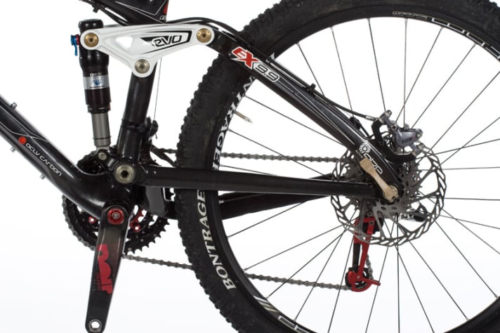   New carbon seat stays, magnesium rocker and the dual-chamber Fox DRCV shock significantly upgrade the Fuel EX 2010. Top function - sensitive and long-stroke!