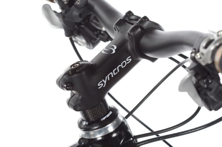   Short positioning: The steep, short stem clashes with the race orientation of a carbon hardtail. More of a fun machine than a pure racer.