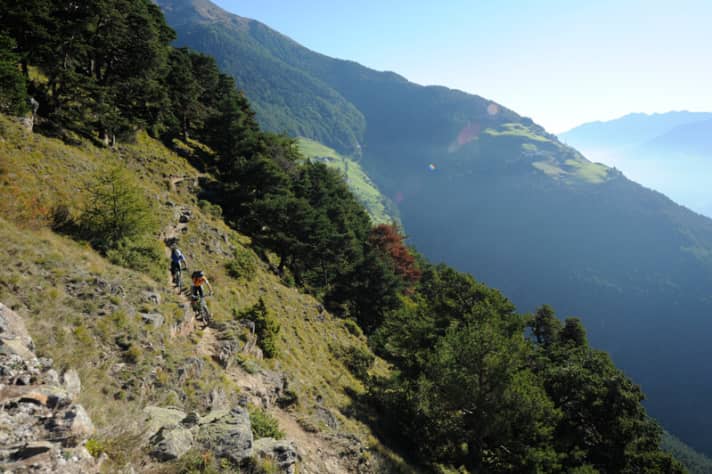   Abendstimmung am Sonnenberg: Zur Hütten-Übernachtung taucht man schon mal auf halbe Höhe ins Tal ab.