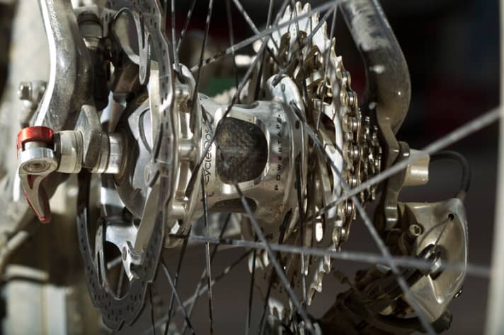   The Powertap rear hub measures the current power value every second. The average serves as a comparative value.
