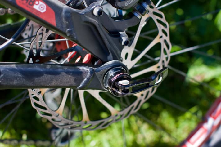   Thanks to the new ABP convert system, the 2011 Scratch can be ridden with a conventional rear wheel as well as with 142x12 millimetres.