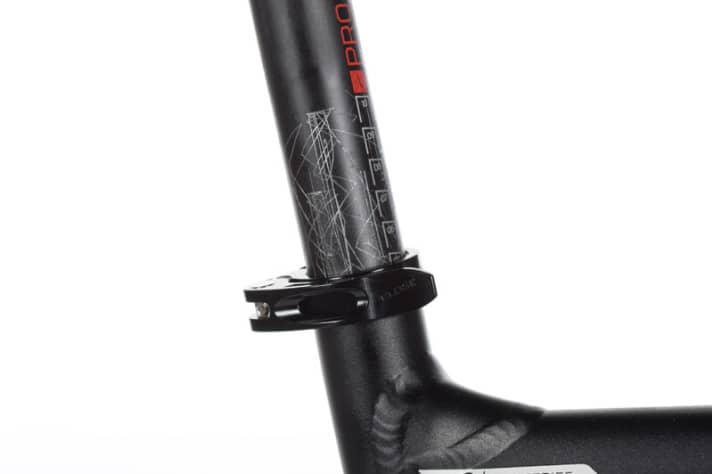   Da wird der Kunde stinksauer: Beim Cube verkratzte die Sattelstütze durch das nicht sorgfältig ausgeriebene Sitzrohr extrem. Unbedingt verbessern!