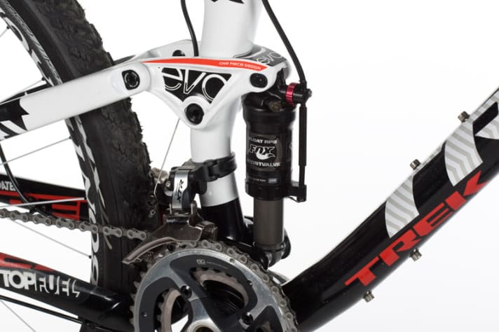   The damper remote is doubly superfluous. 1. the platform is barely noticeable. 2. the rear end doesn't bob anyway.