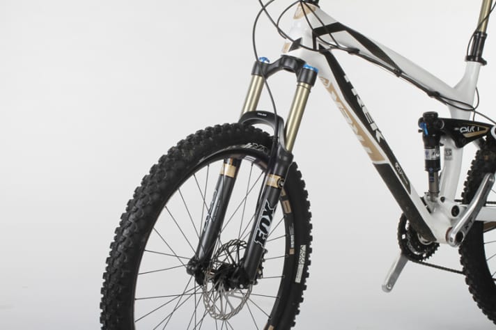   Fox: The 150 mm Talas 32 fork with only two travels worked excellently. Best choice for this category.