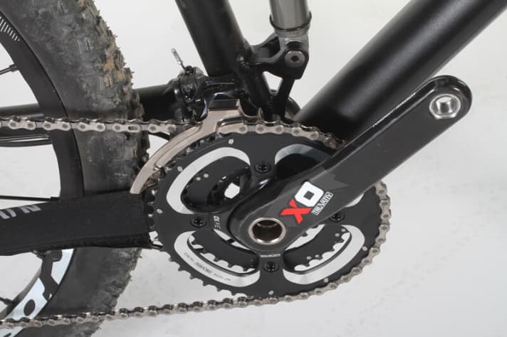   Mit kompletter SRAM-X0-Ausstattung lässt Versender Canyon die Muskeln spielen. Leicht und gut.