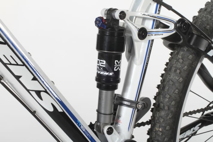  Stevens, Steppenwolf: In both bikes, the X-Fusion shock cancelled out the rear suspension performance.