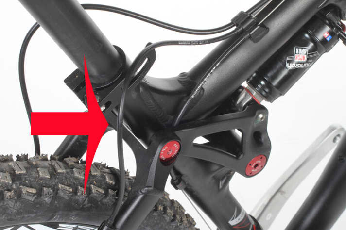   Flat characteristic curve - the damper hisses through, the rear end hits the seat tube.