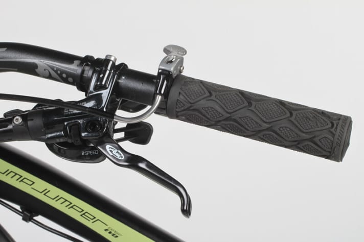   Integration in perfection. The telescopic support lever in the Specialised handle.