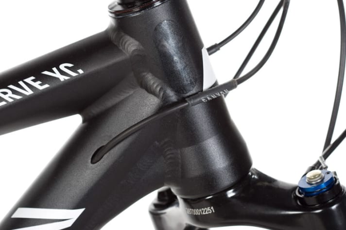   Die innen verlegten Züge sind nur eines von vielen schönen Rahmendetails.