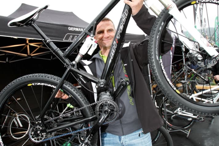   Special solution: Pinion gearbox, Gates belt, drive swing arm with 120 millimetres of suspension travel characterise the MiTech Epsilon.