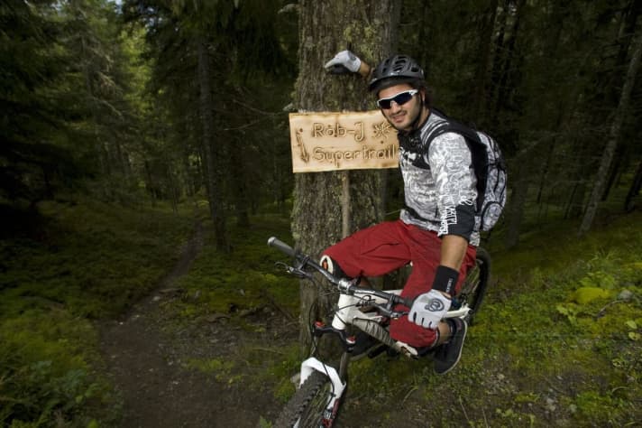   Rob J zählt zu den bekanntesten Mountainbikern Deutschlands. Im Freeride Jugendcamp gibt er seine Erfahrungen an den Nachwuchs weiter.