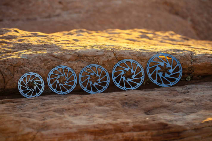   The new design of the discs is intended to ensure greater stability under extreme loads while maintaining the same thickness.