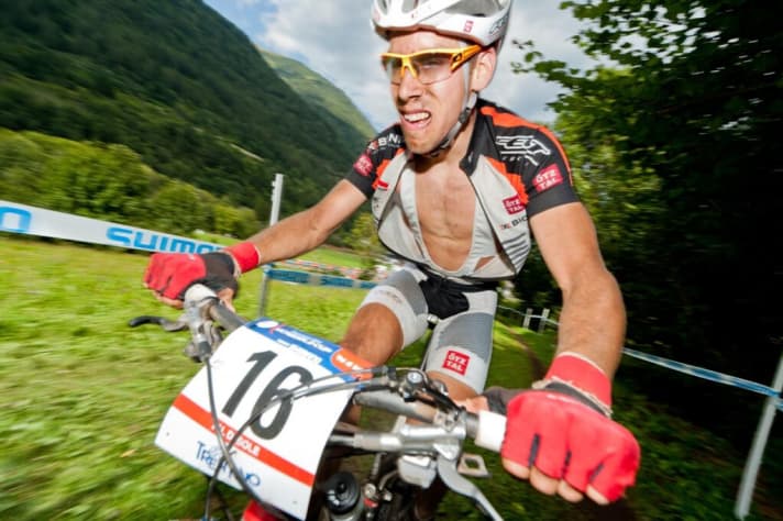   Ambitionierte Marathon-Biker sind froh um jedes Kilo, das sie weniger den Berg hinaufschleppen müssen.