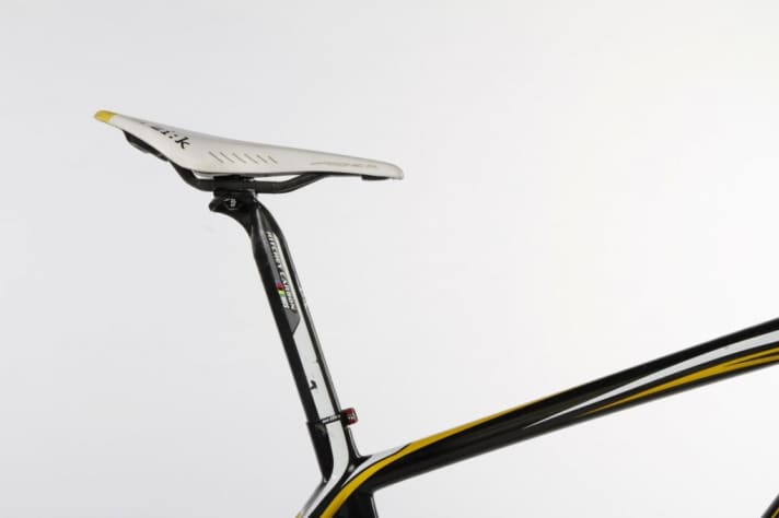   You should not tilt the saddle nose downwards to such an extreme, otherwise there is a risk of pain. But Tick can help when you're going steeply uphill.