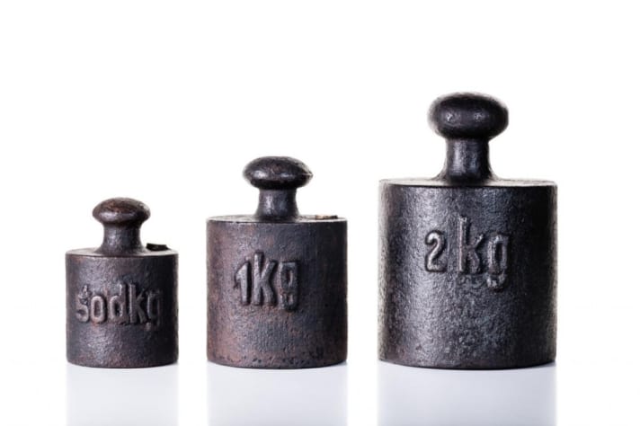   Wer weniger Gewicht den Berg hochkurbeln muss, ist schneller. Radikal-Diäten kurz vor Rennen sind jedoch eher kontraproduktiv.