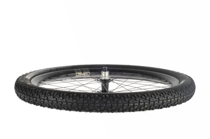    WTB Trailblazer 27.5 x 2.8: WTB were already pioneers with the 29ers, now they are breaking new ground with the only B+ tyre to date and bringing a fat bike feeling to the 29er for retrofitting. Weight: around 900 g with an attractive retail price of 84.95 euros.